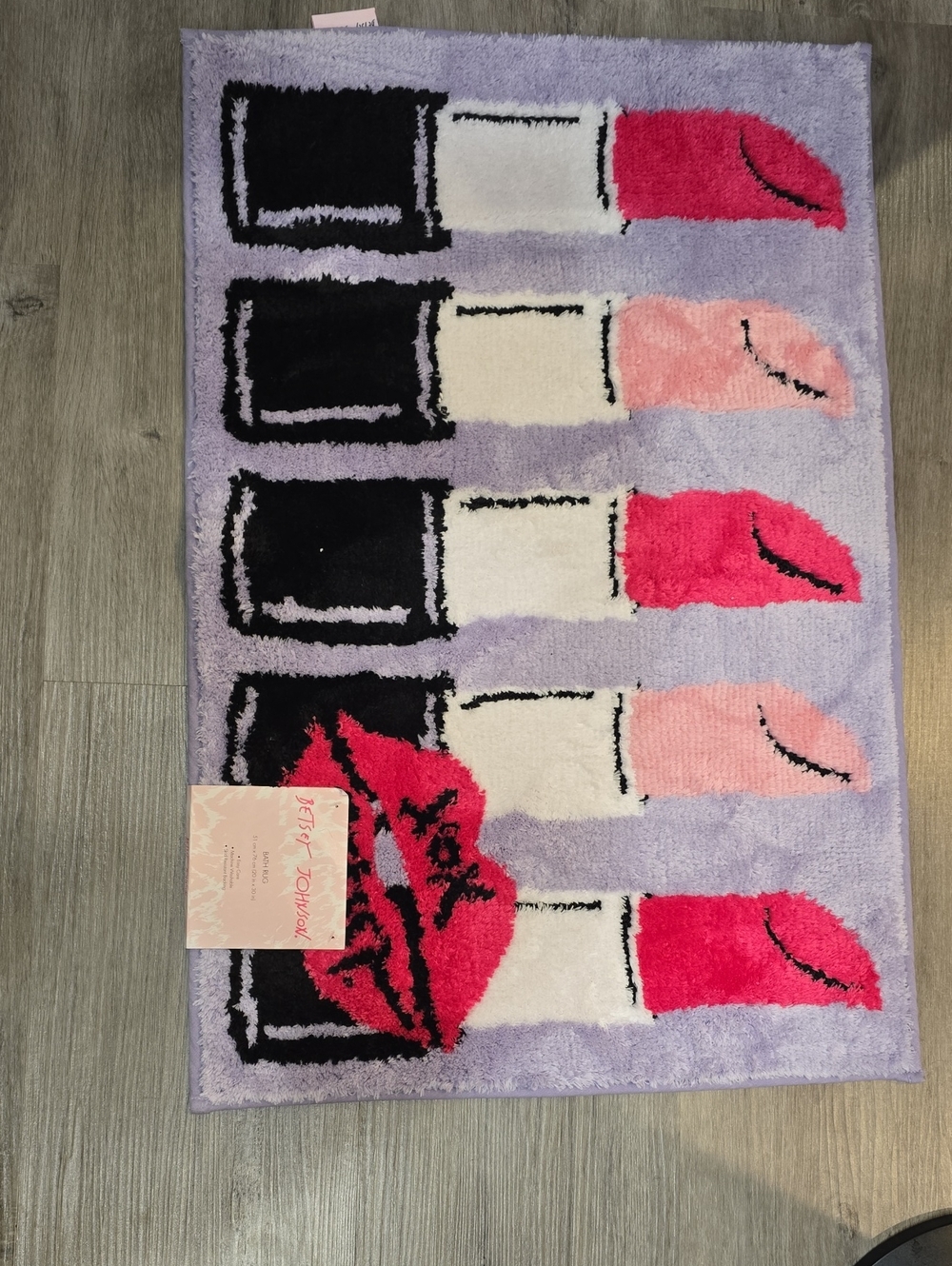 Betsey Johnson Logo Lips & Lipstick Pattern Plush Bath Rug - Picture 5 of 7